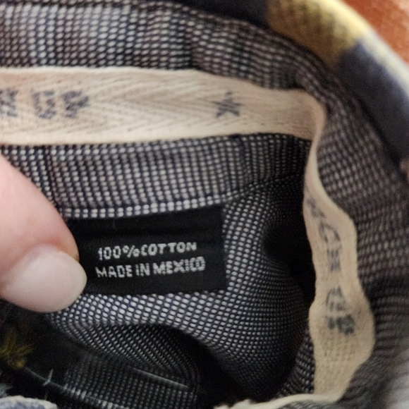 CINCH PLAID BUTTON DOWN SHIRT - Picture 9 of 9